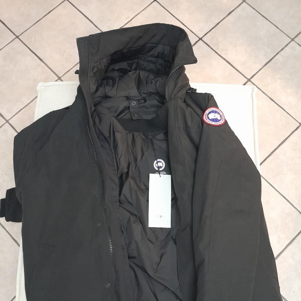 AUTHENTIC Canada goose parka jacket all black with vest attached brand NWT